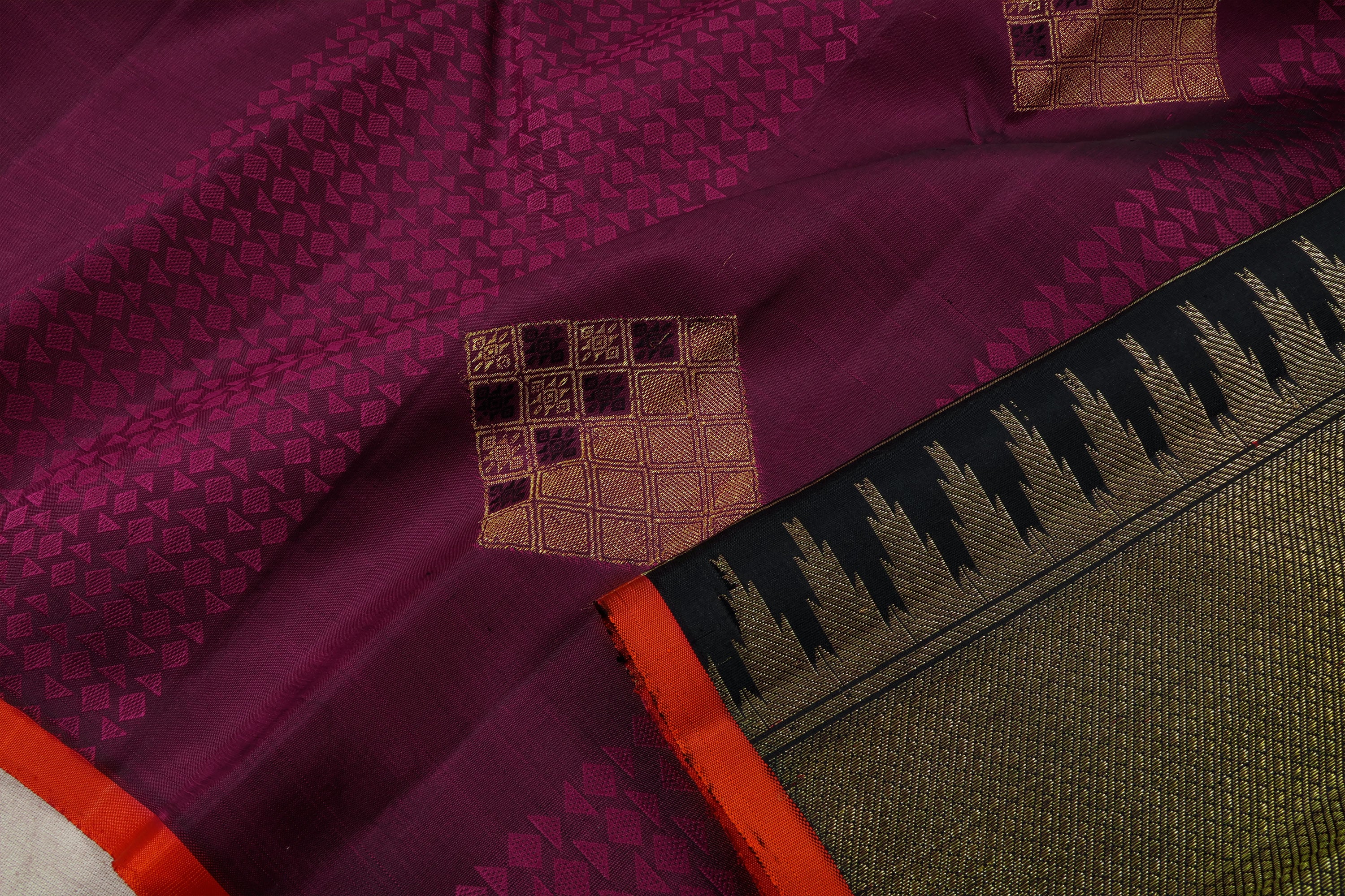 Jacquard Kanjivaram Silk Saree - Alluring Kanjivaram Collections –