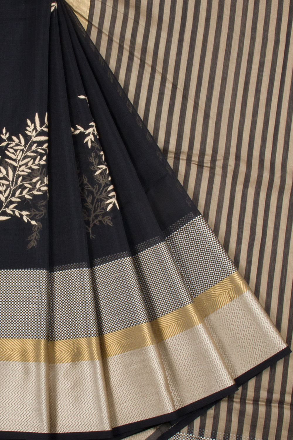 Handwoven Maheshwari Silk Cotton Saree | Avishya.com