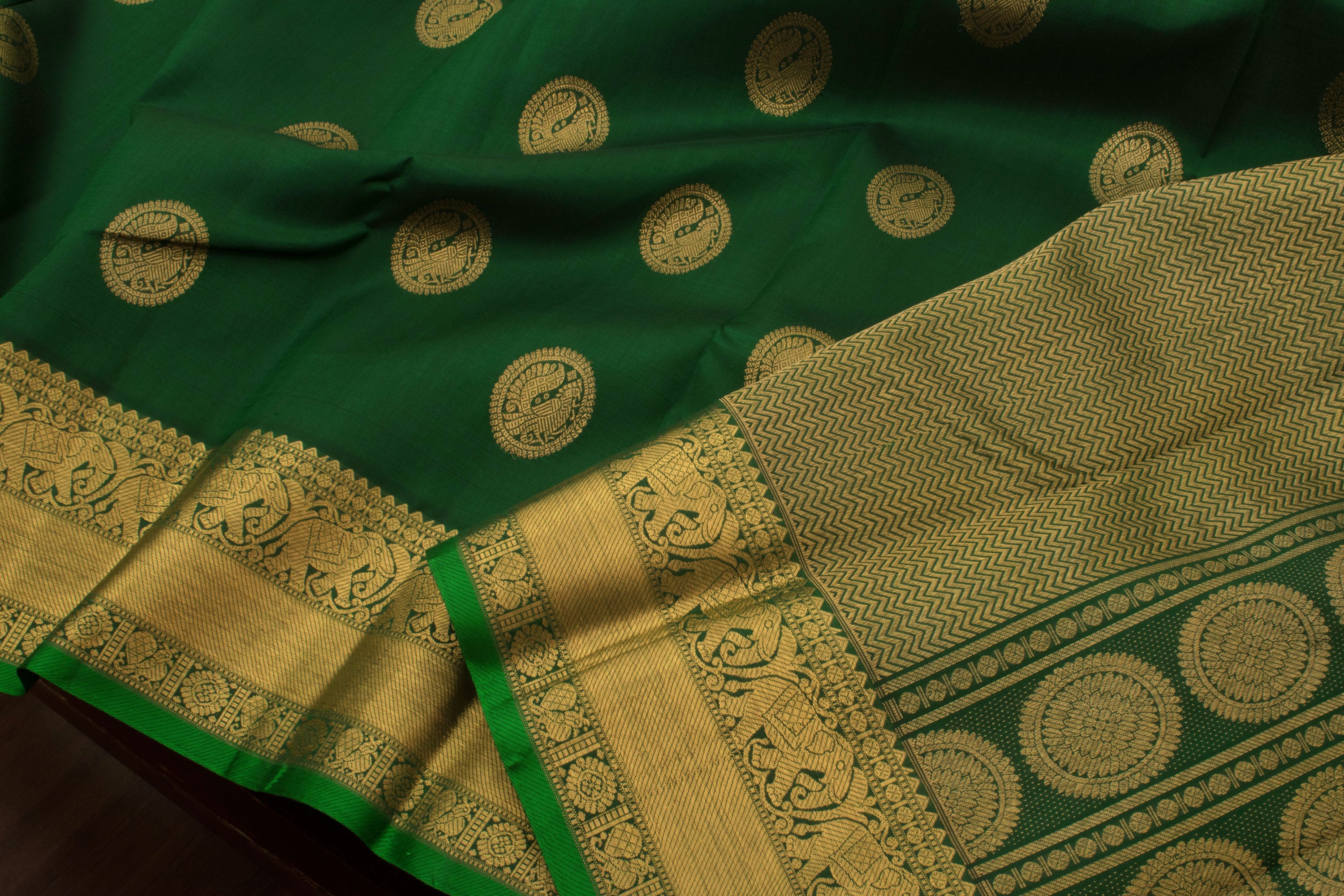 Maroon Double Tone Saree With Green Border Grand Pallu, Yazhi Chakkara –  villvam