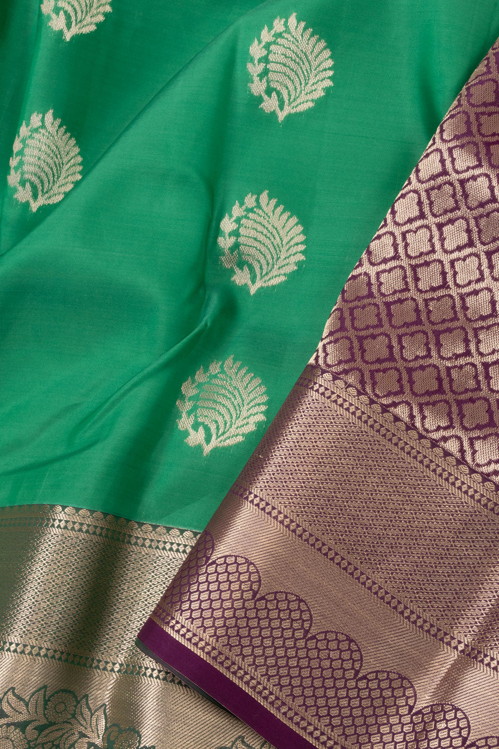 Green Handloom Kanjivaram Silk Saree 10073823