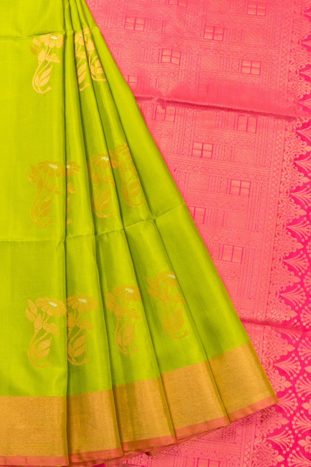 Green Handloom Kanjivaram Silk Saree 10070695