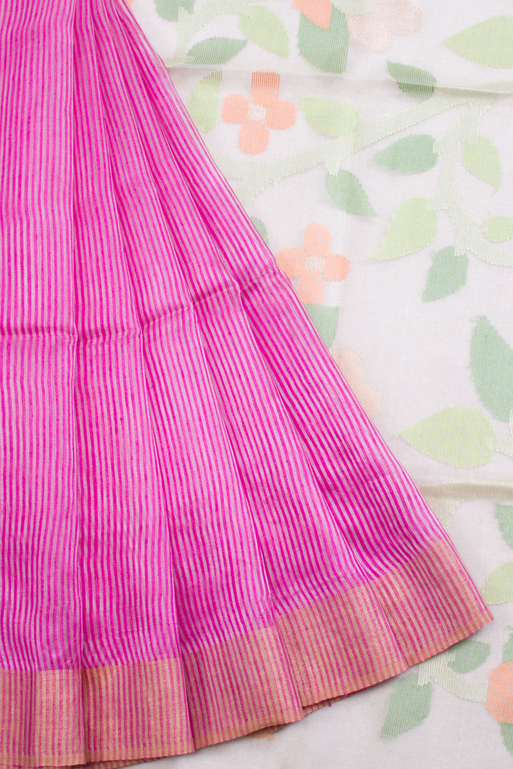 Pink Handloom Silk Cotton Saree with Floral Jamdani Pallu 10061855