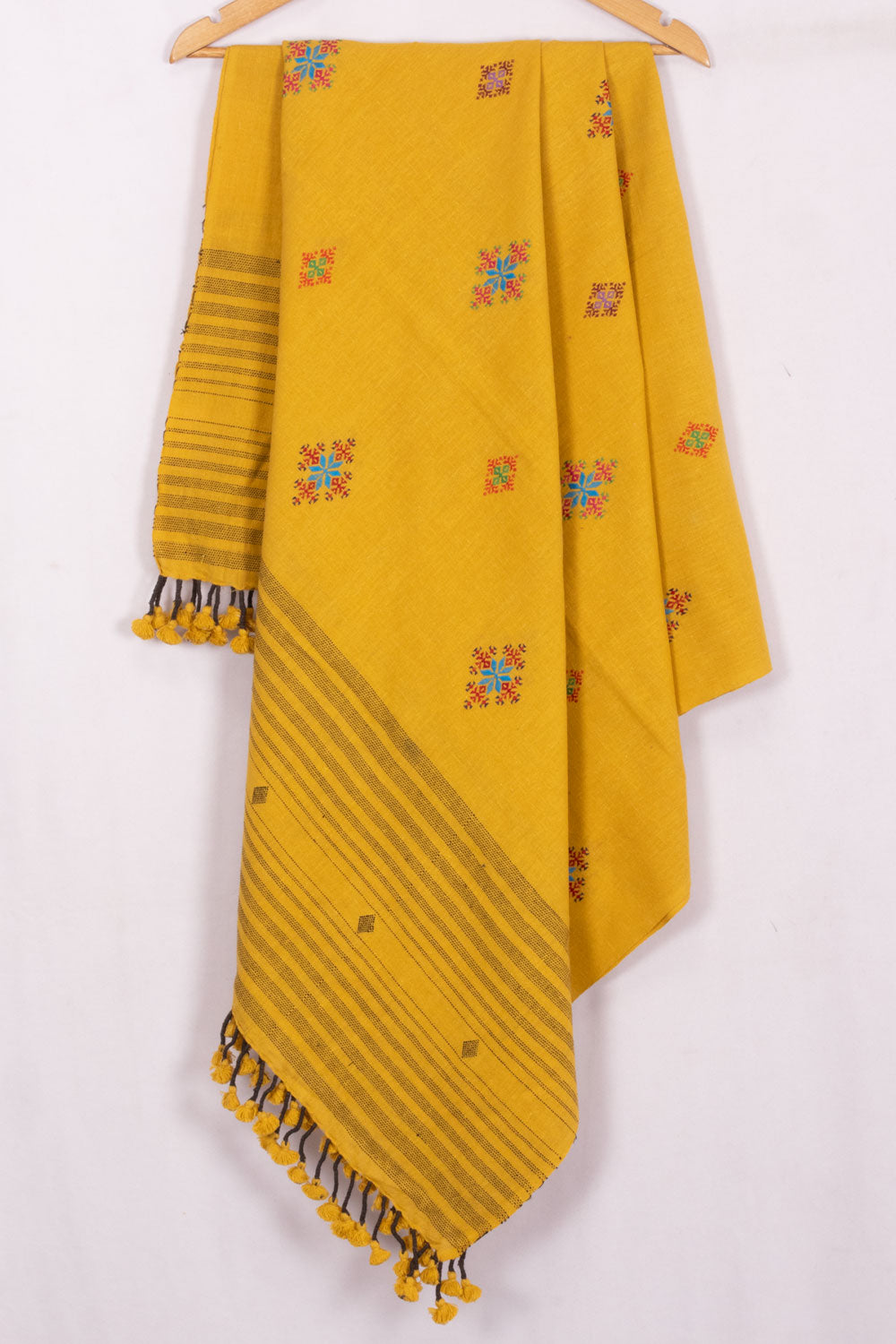 Yellow Bhujodi Kala Cotton Dupatta 10070539 - Avishya