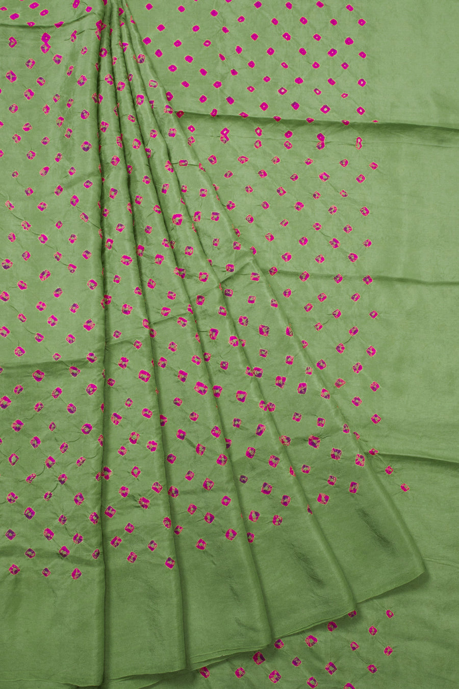 Green Mulberry Silk Saree With Contrast Blouse 10073070