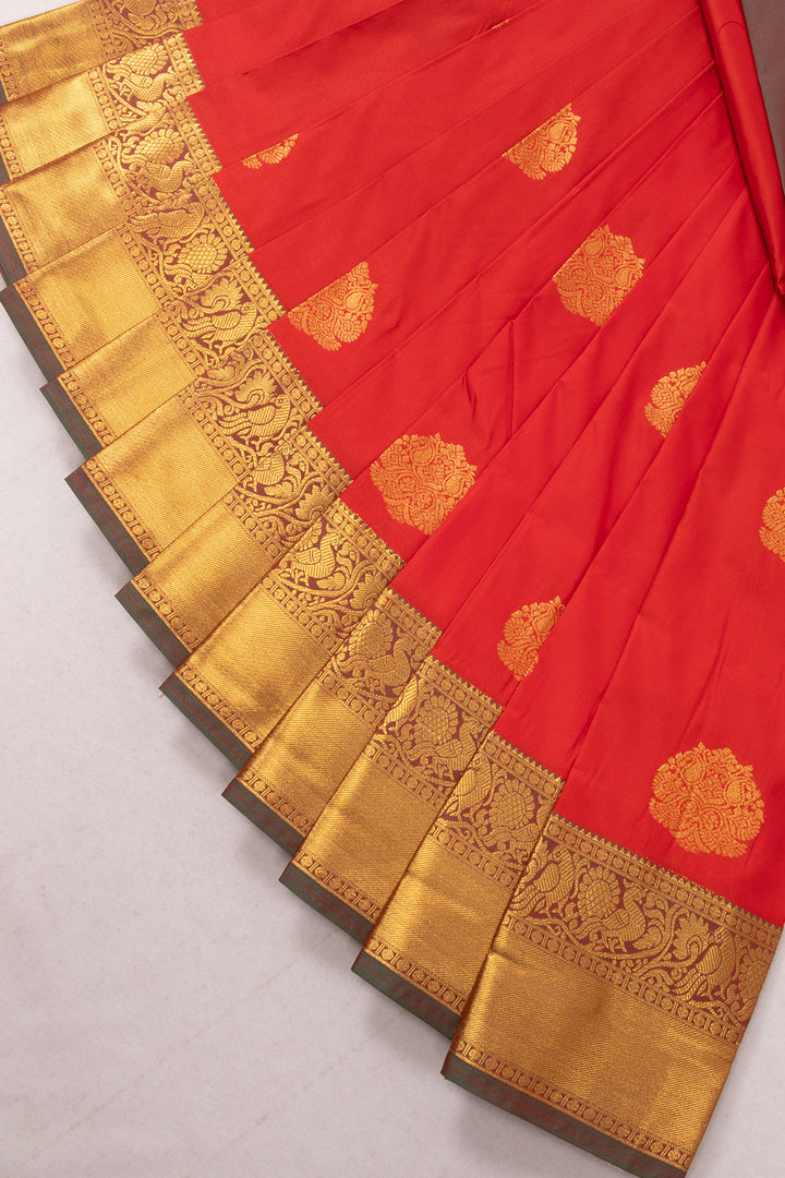 Red Kanjivaram Silk Saree with Contrast Pallu 10073880