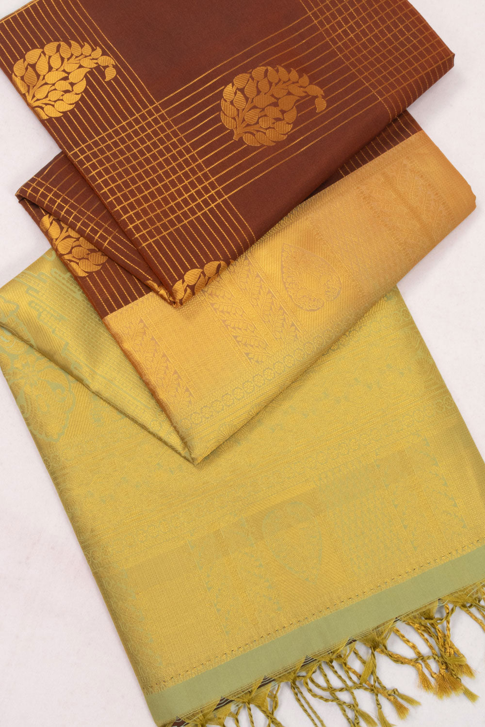 Brown Kanjivaram Silk Saree with Contrast Pallu 10073852