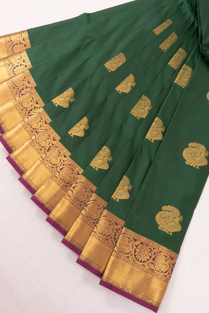 Green Kanjivaram Silk Saree with Contrast Pallu 10073879