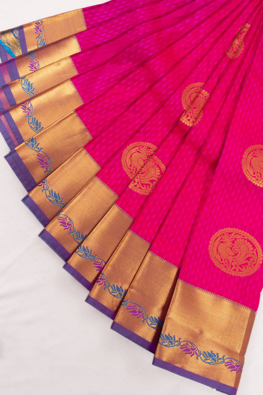 Magenta Kanjivaram Silk Saree with Contrast Pallu 10073887