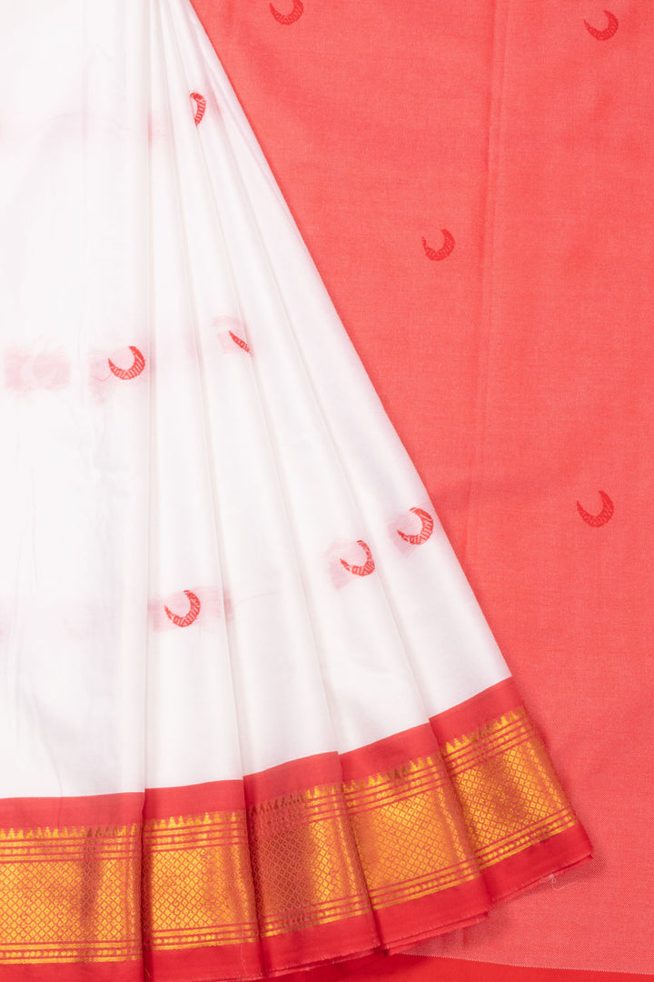 White Handloom Chandrakon Paithani Silk Saree 10073633