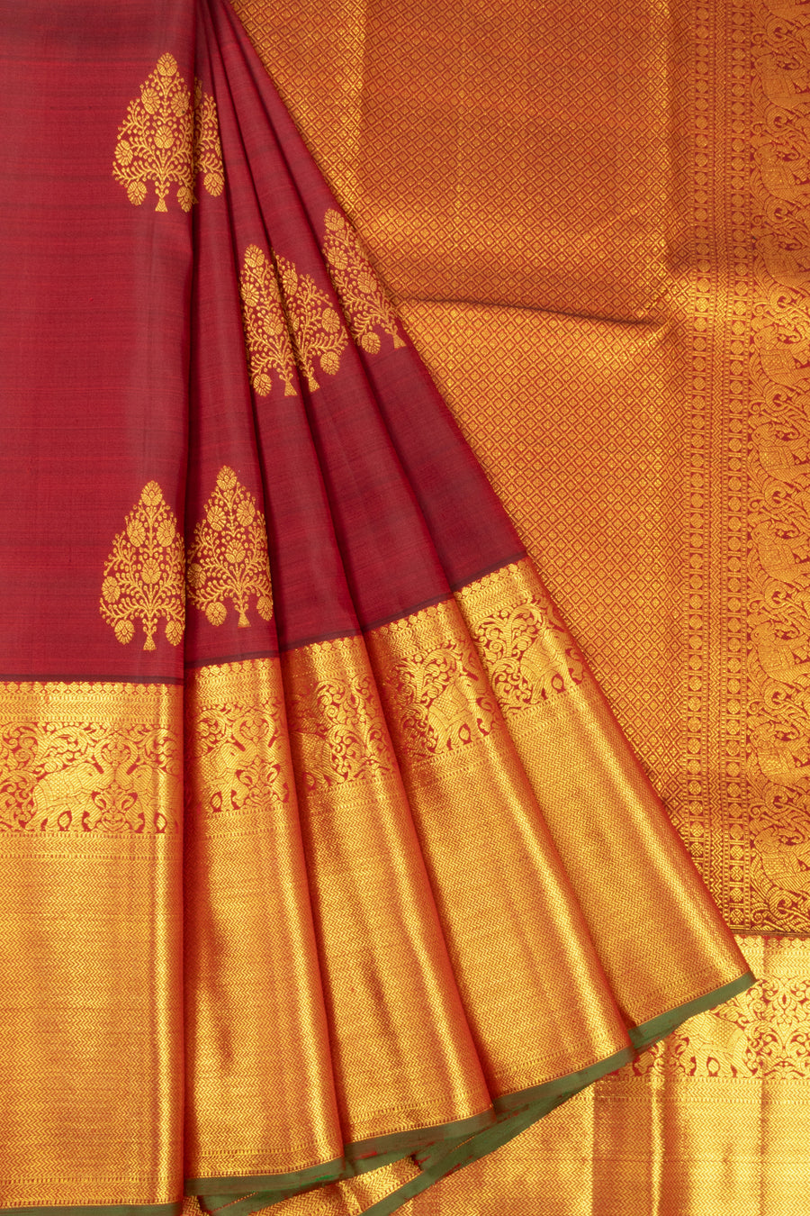 Maroon Handloom Pure Silk Kanjivaram Saree 10072813