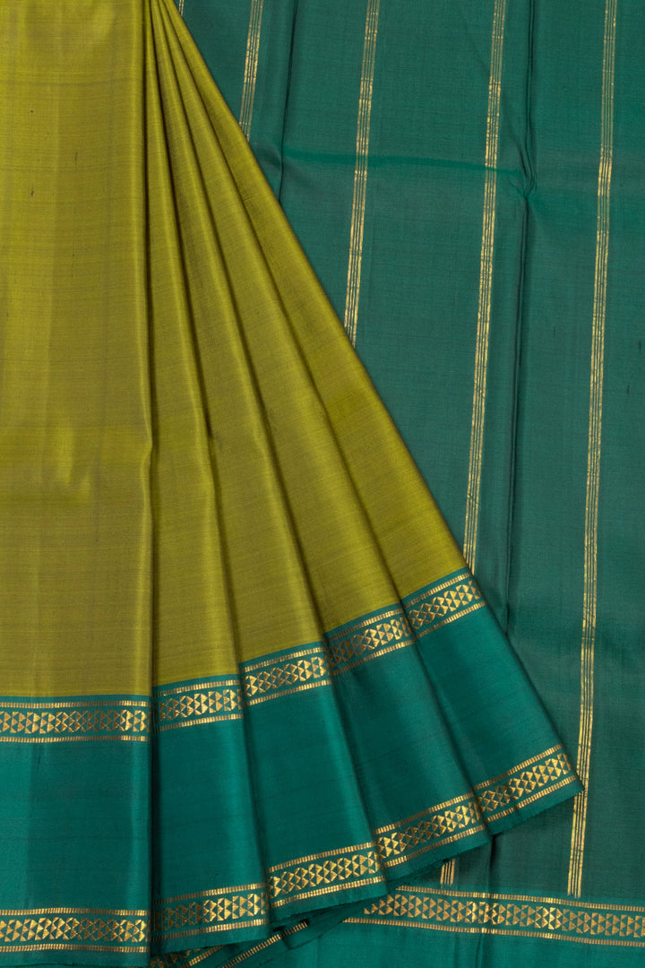 Green Handloom Pure Silk Kanjivaram Saree 10072816