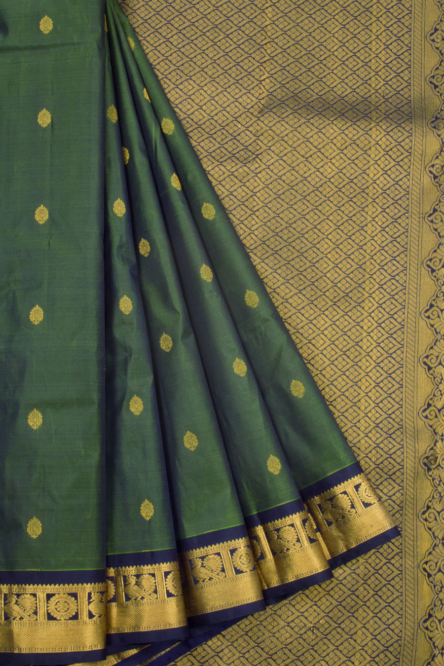 Green Handloom Kanchipuram Pure Silk Saree 10072849