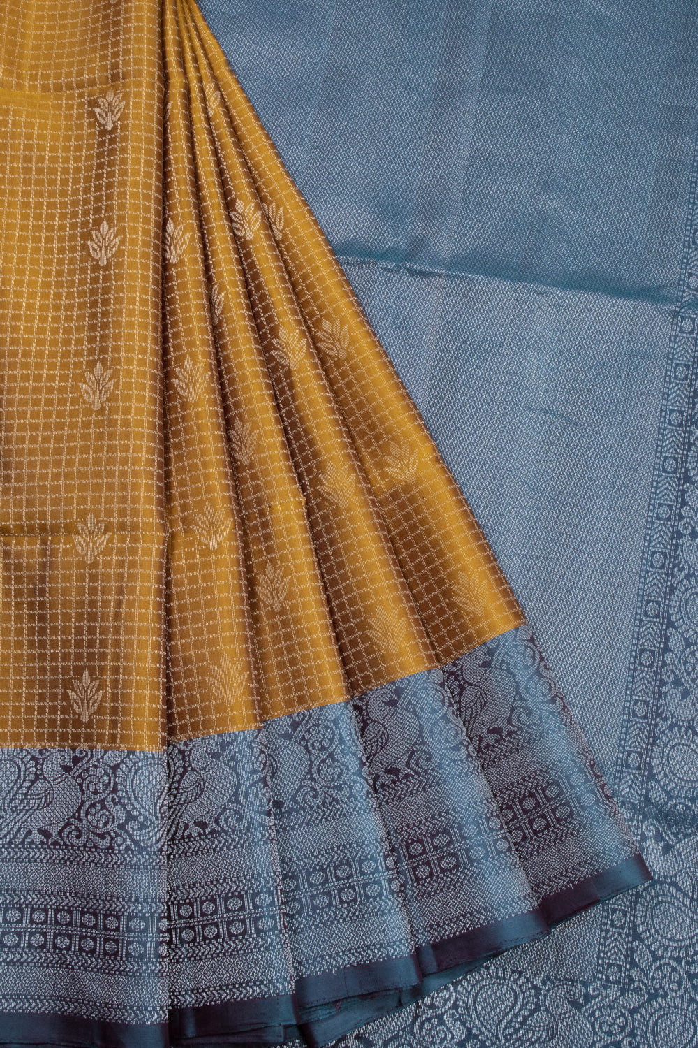 Yellow Handloom Kanjivaram Soft Silk Saree 10072786