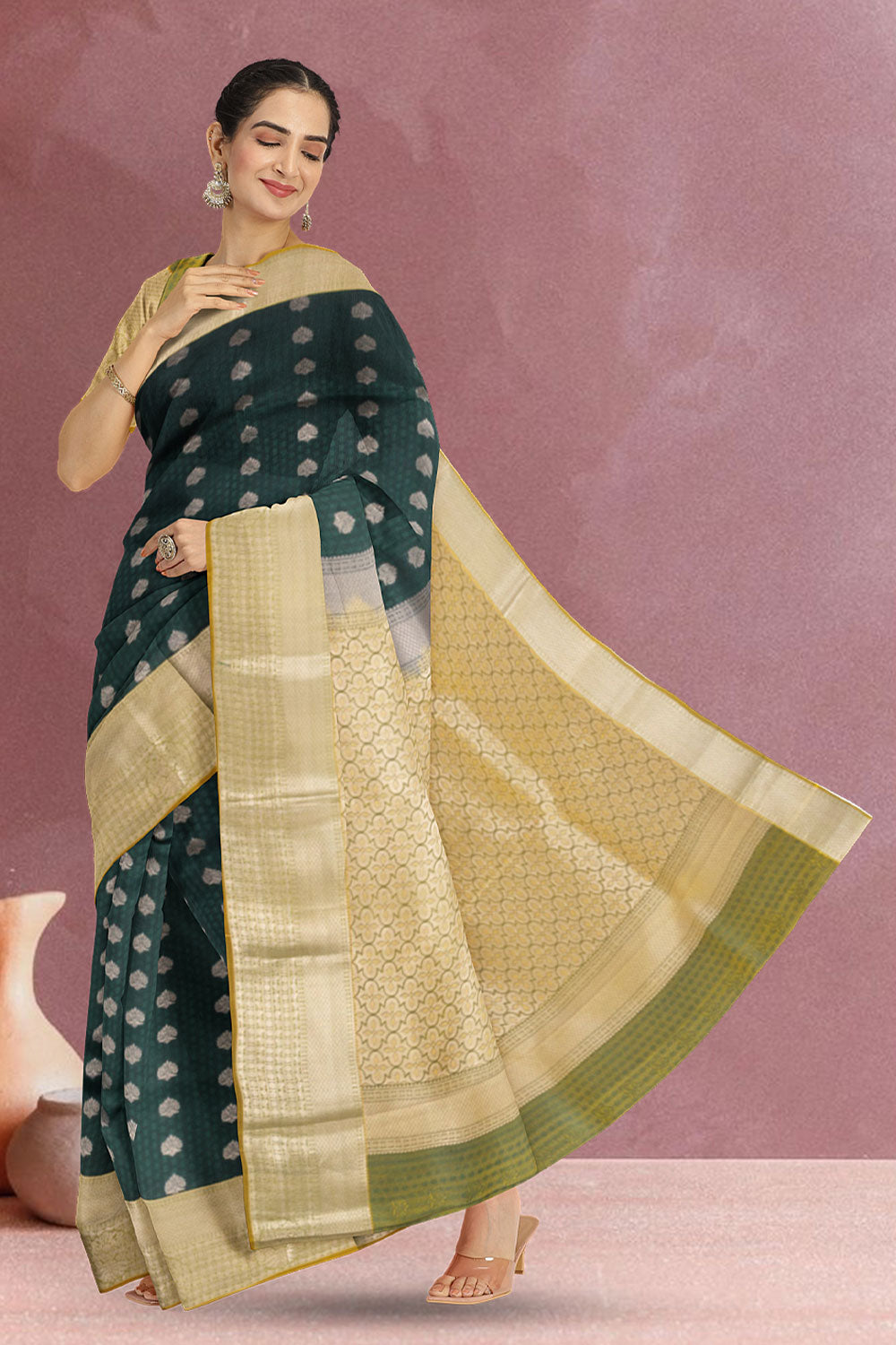 Green Handloom Kanjivaram Silk Saree 10073836