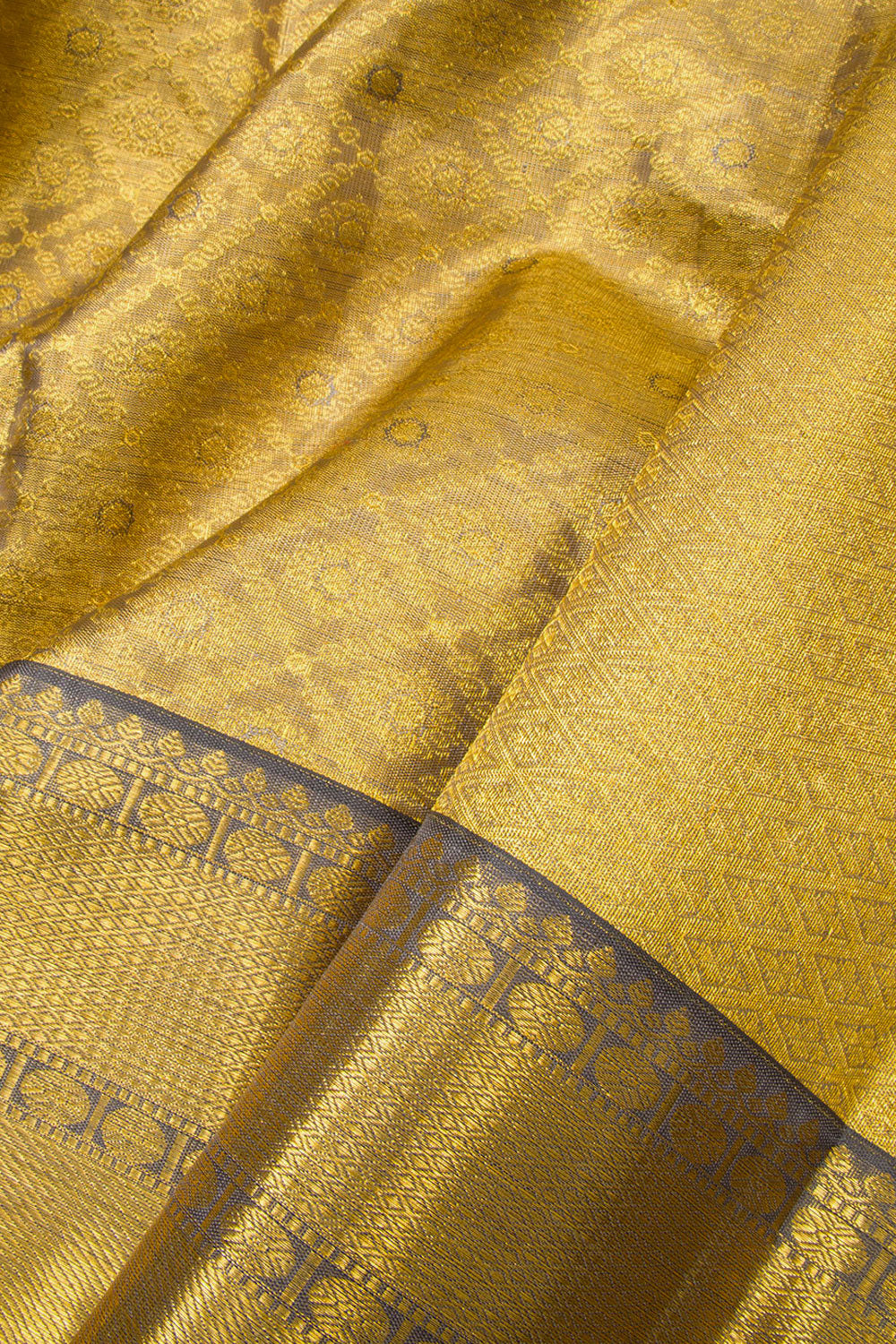 Shop Pure Handloom Sarees Online - Handwoven Fabrics – Avishya.com