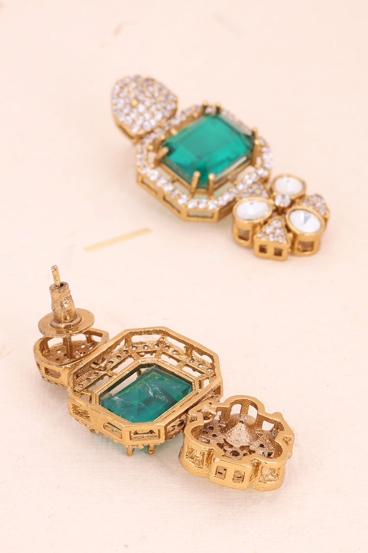 Green Handcrafted Stone Earring 10069633