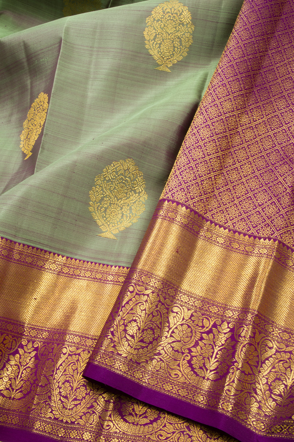 Green Handloom Kanchipuram Pure Silk Saree 10072821