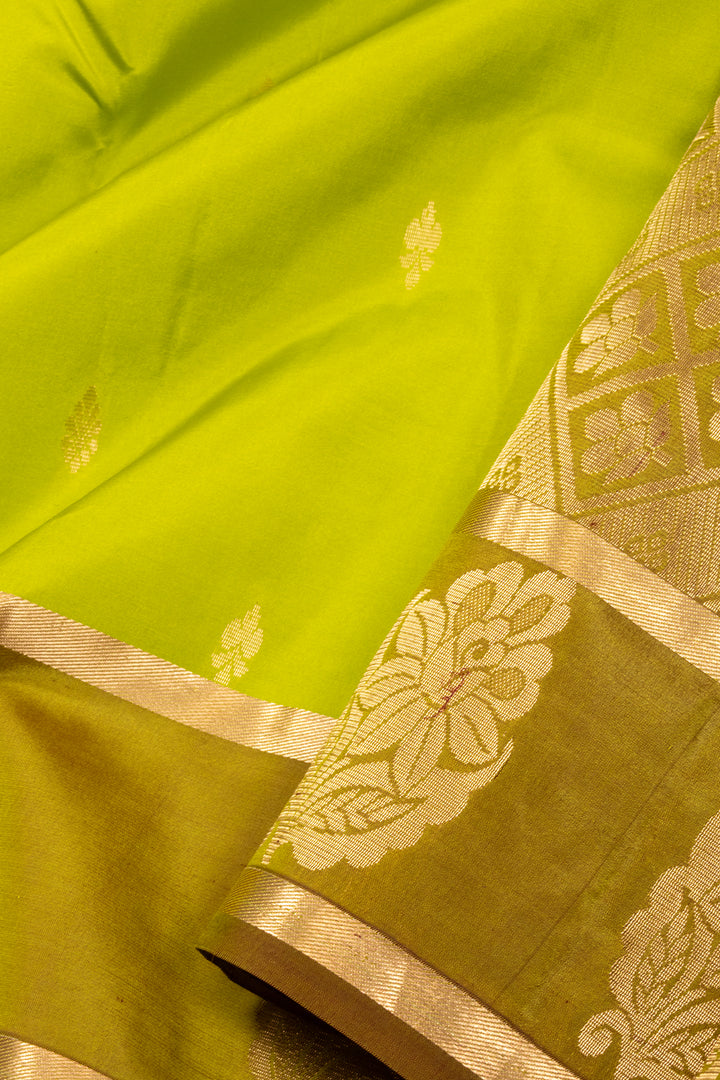 Green Handloom Kanchipuram Pure Silk Saree 10072856