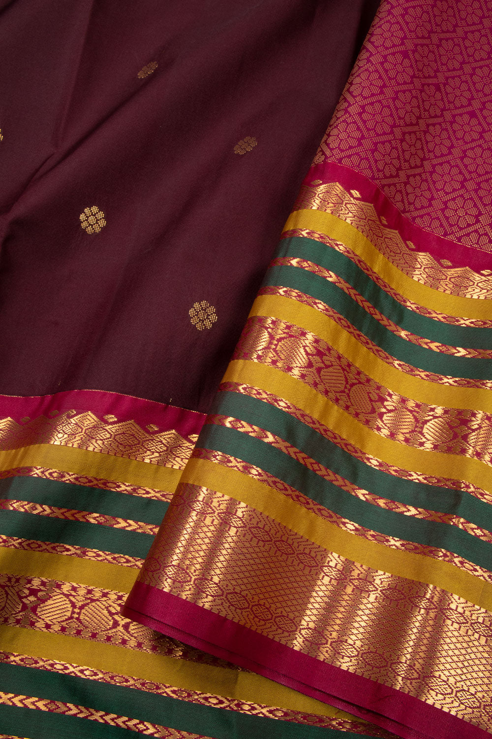 Brown Kanjivaram Silk Saree with Contrast Pallu 10073869