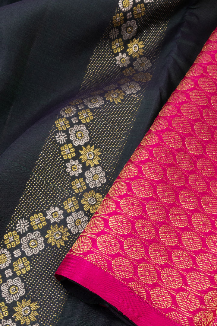 Green Light Weight Kanjivaram Pure Silk Saree 10073815