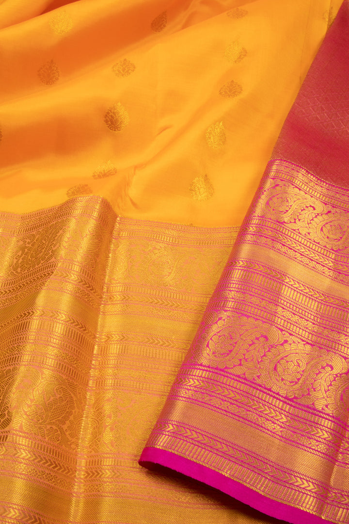 Orange Handloom Kanjivaram Blended Silk Saree 10072883