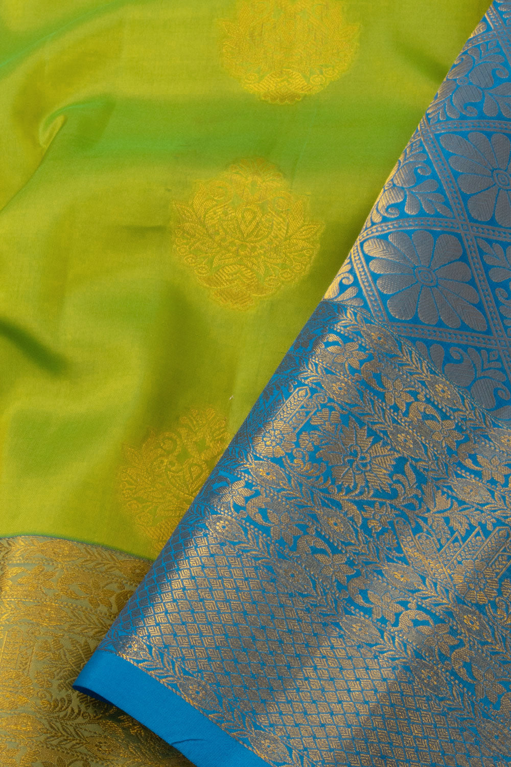 Green Handloom Kanjivaram Silk Saree 10073829