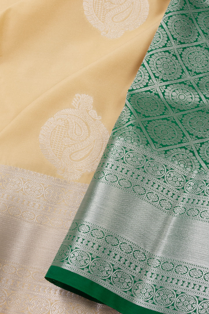 Beige Kanjivaram Silk Saree with Contrast Pallu 10073859