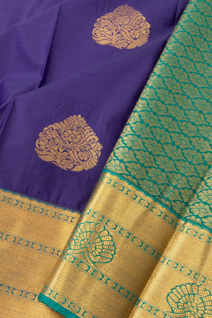 Blue Kanjivaram Silk Saree with Contrast Pallu 10073886