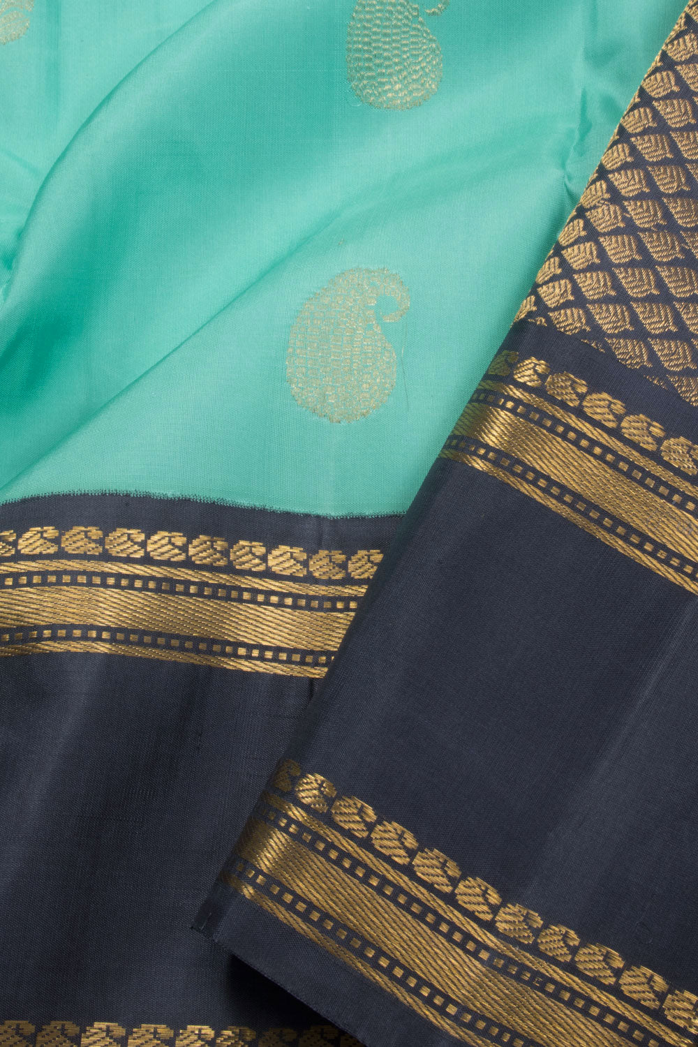 Aquamarine Green Korvai Kanjivaram Silk Saree 10070644