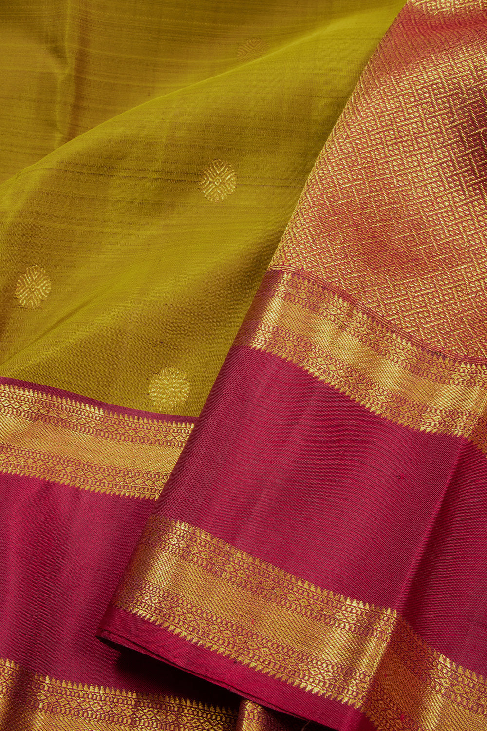 Yellow Handloom Kanjivaram Pure Silk Saree 10072829