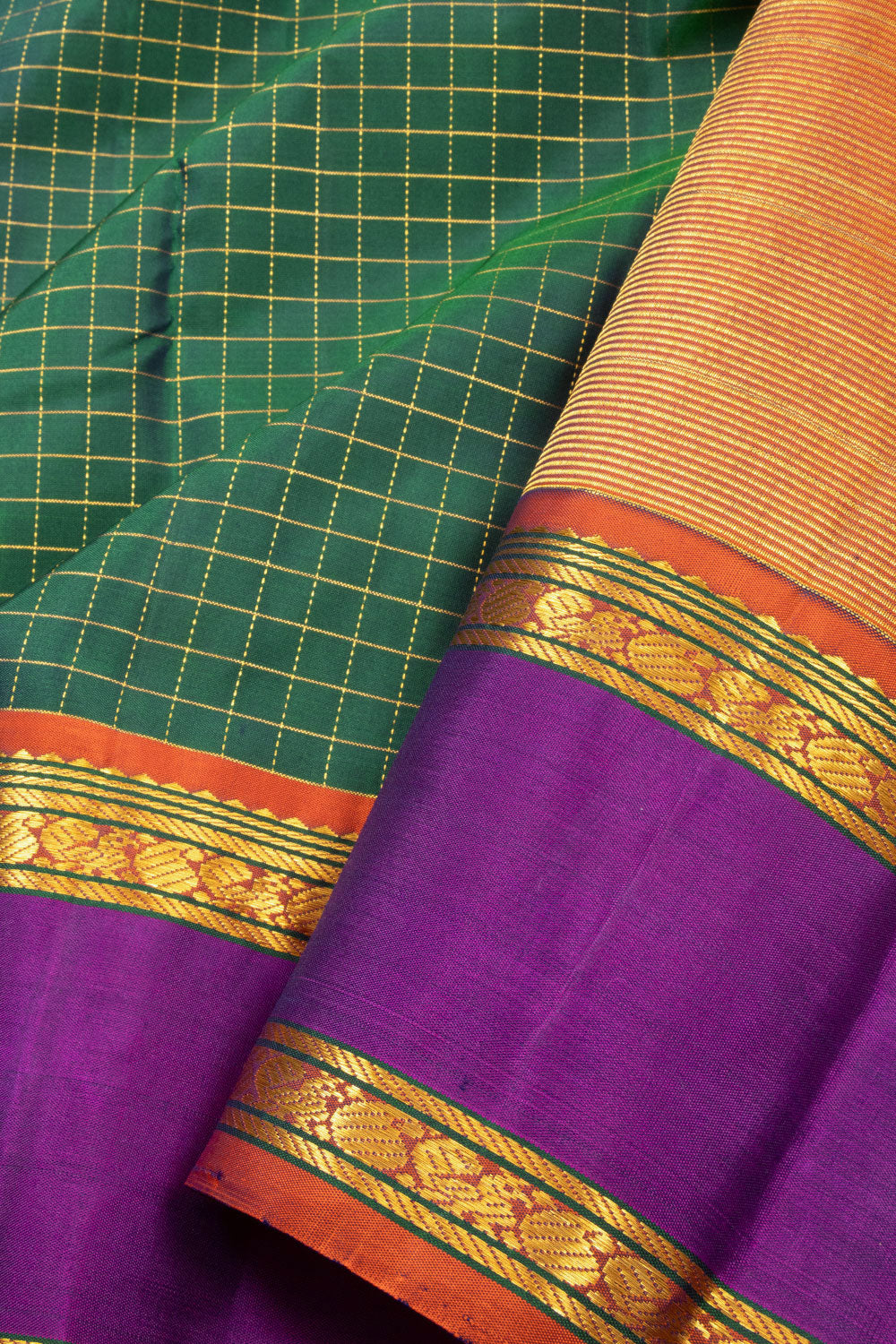 Green Handloom Kanjivaram Pure Silk Saree 10072833