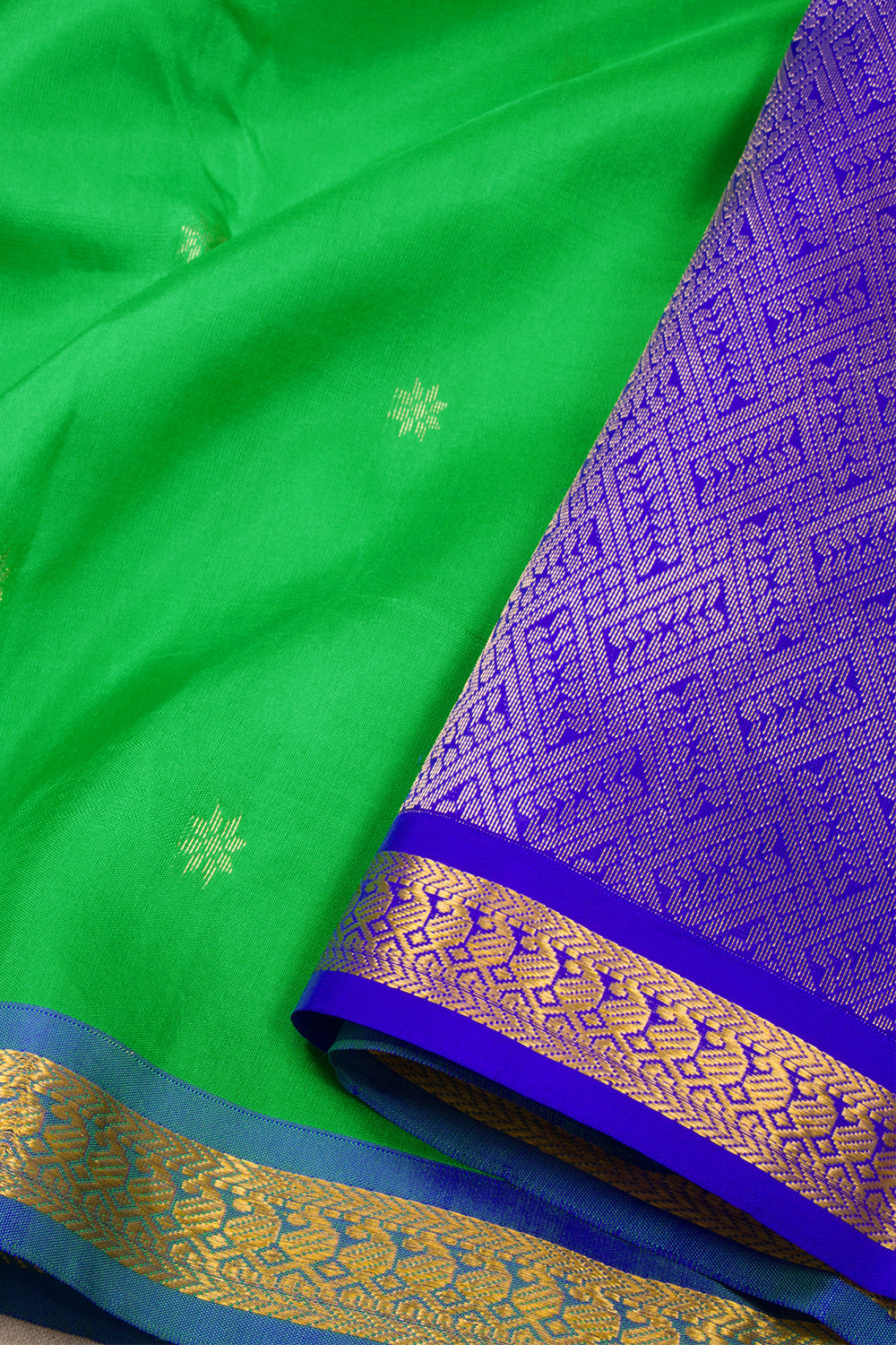 Green Handloom Kanchipuram Pure Silk Saree 10072858