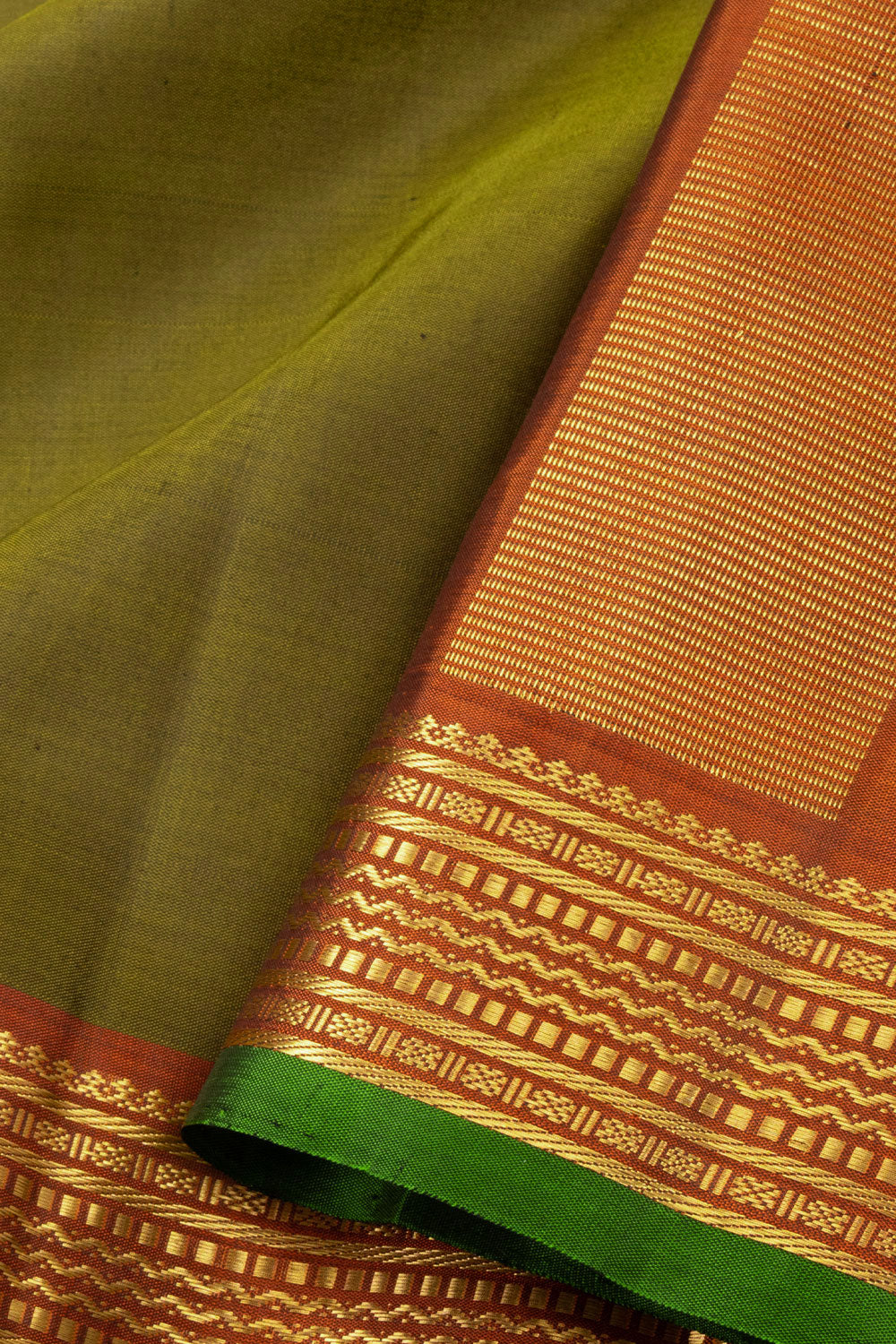 Mehandi Green Light Weight Kanjivaram Pure Silk Saree 10073810