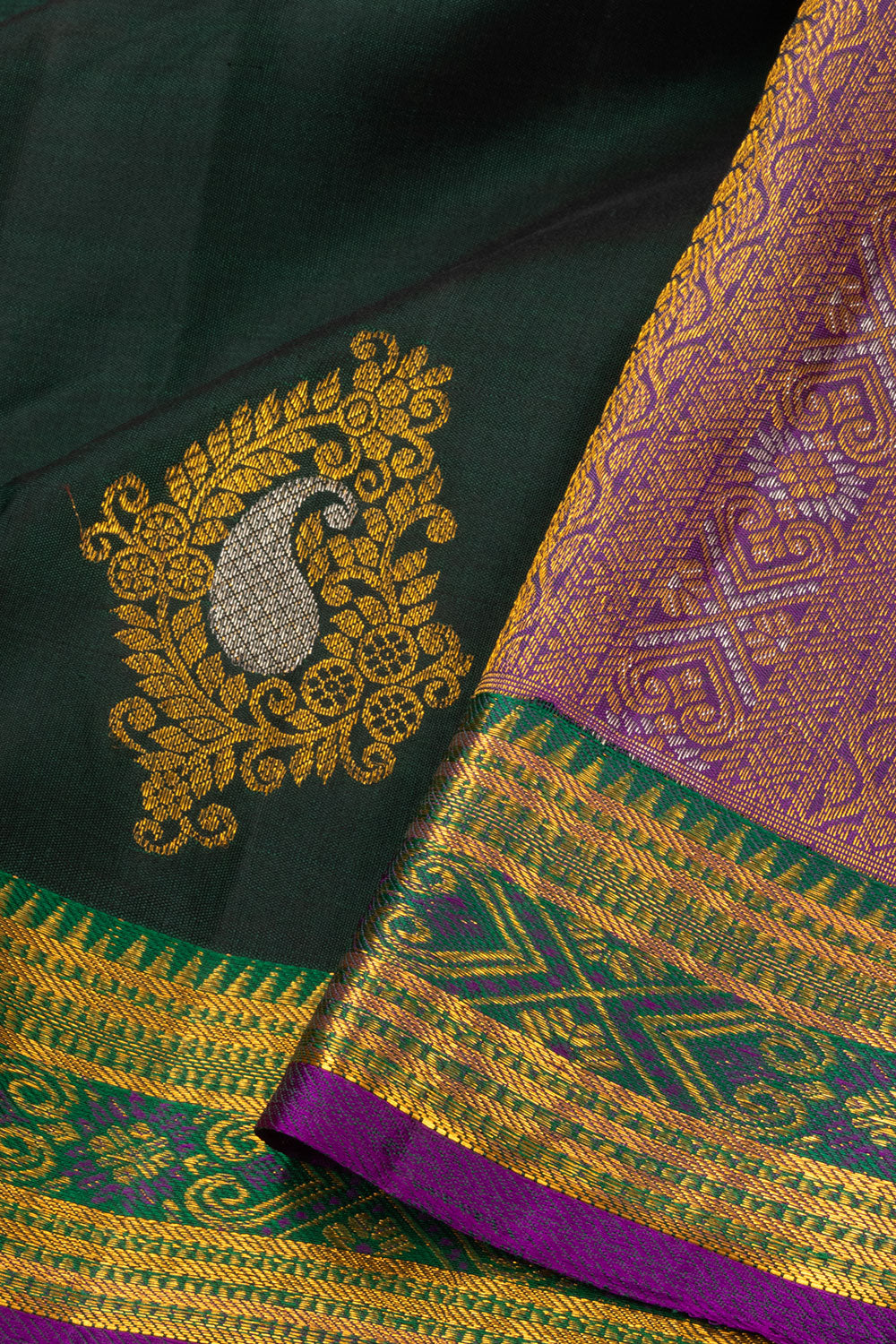 Green Handloom Kanjivaram Pure Silk Saree 10073811