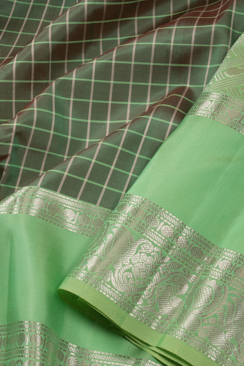 Green Handloom Kanjivaram Silk Saree 10070710 - Avishya