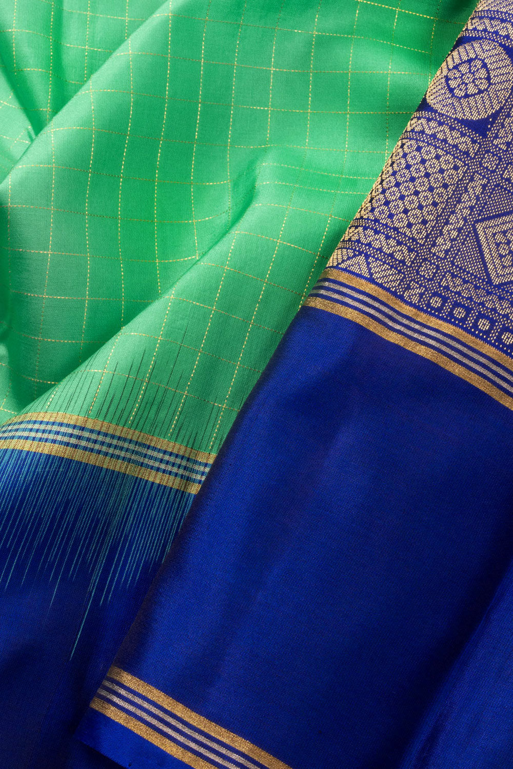 Green Handloom Kanjivaram Silk Saree 10070713