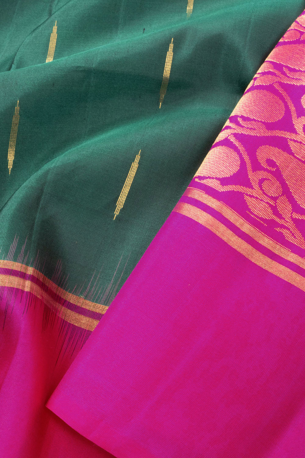 Dark Green Handloom Kanjivaram Silk Saree 10070715