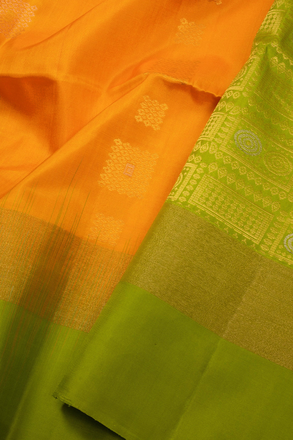 Yellow Handloom Kanjivaram Soft Silk Saree 10072767