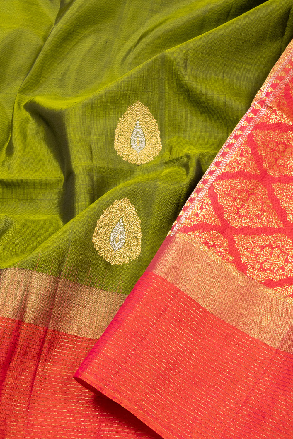 Green Handloom Kanjivaram Soft Silk Saree 10072768