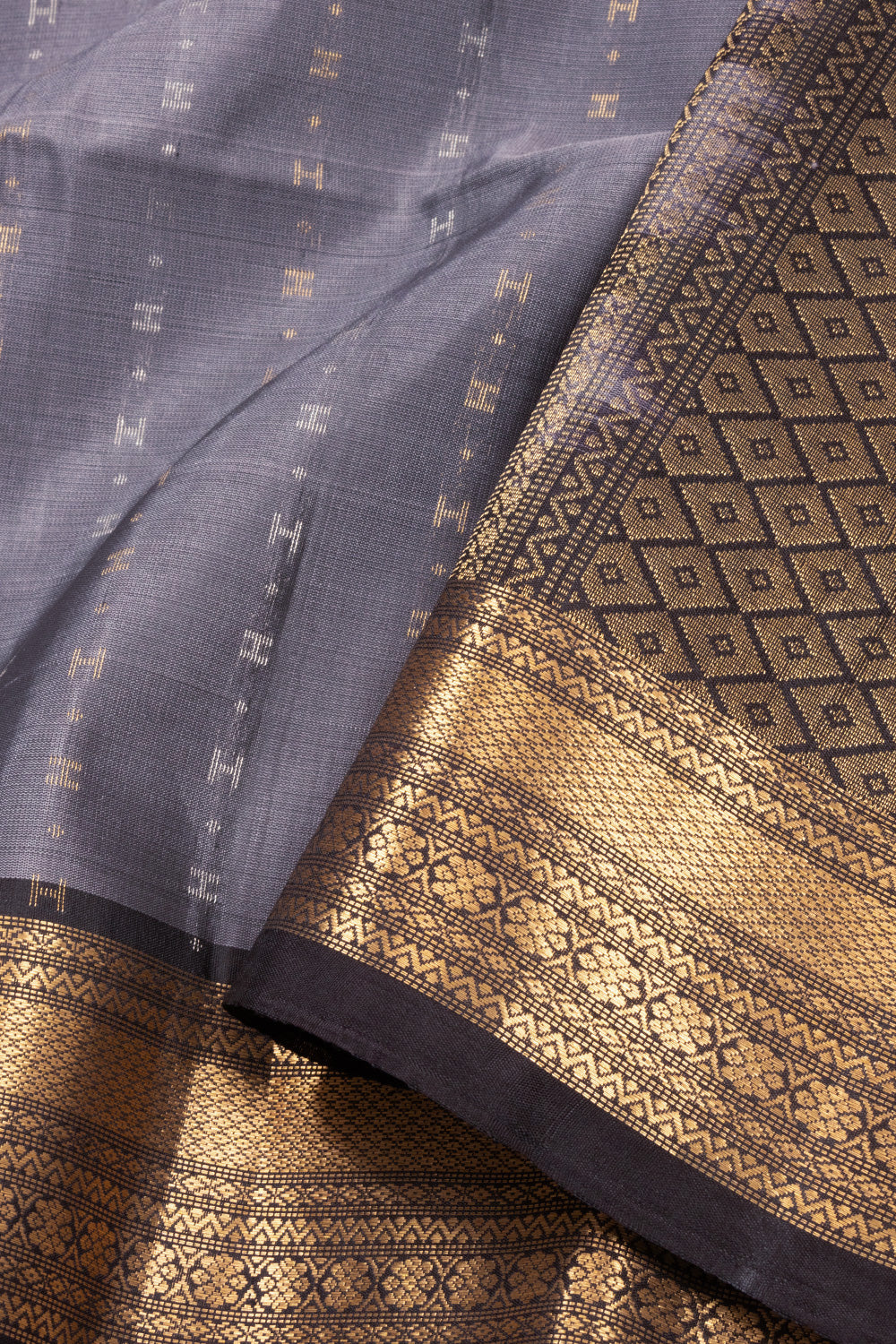 Grey Handloom Kanjivaram Soft Silk Saree 10072771