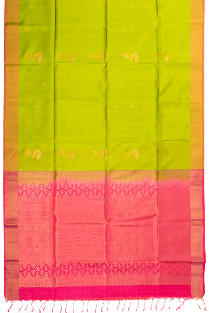 Green Handloom Kanjivaram Silk Saree 10070695