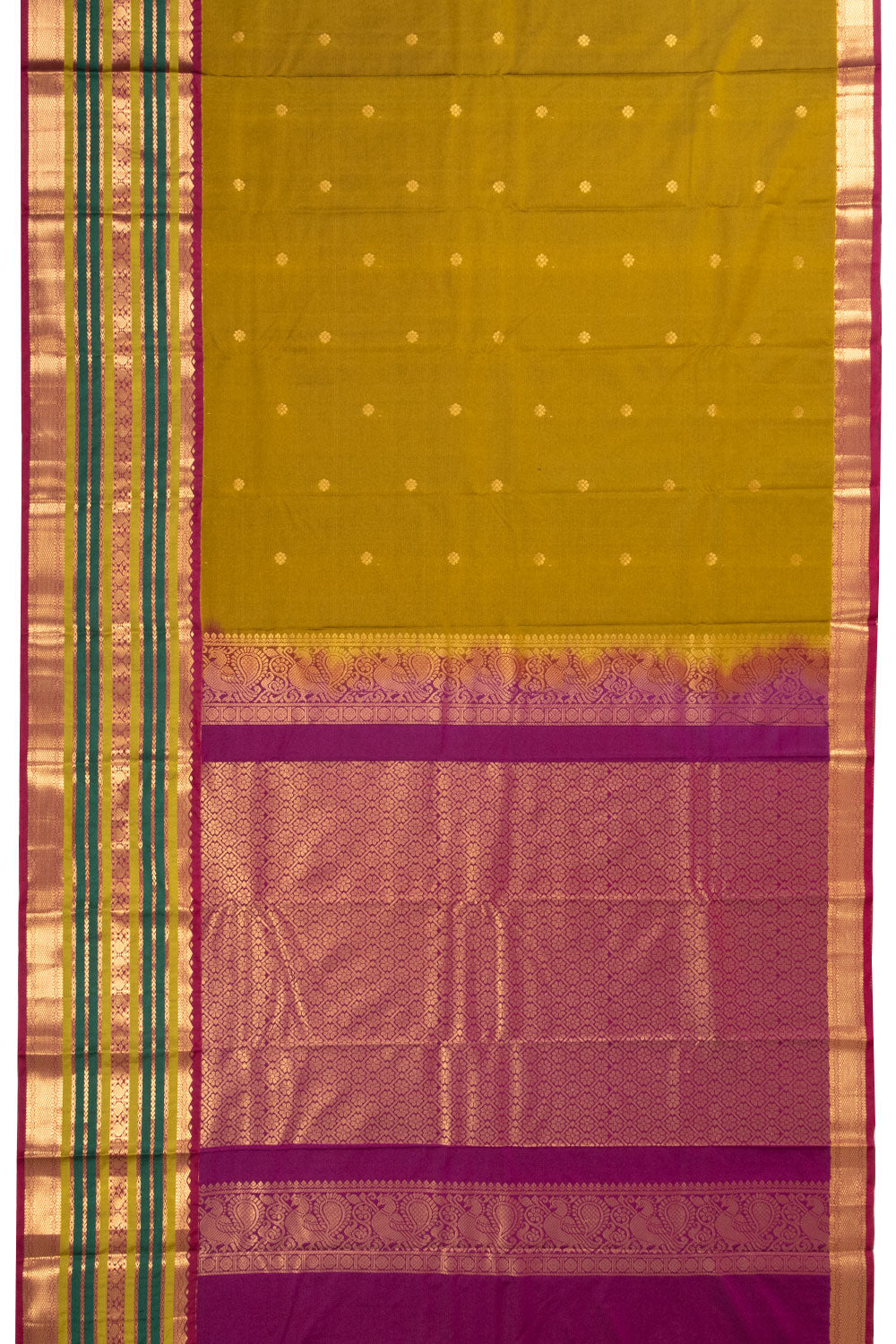 Green Kanjivaram Silk Saree with Contrast Pallu 10073872