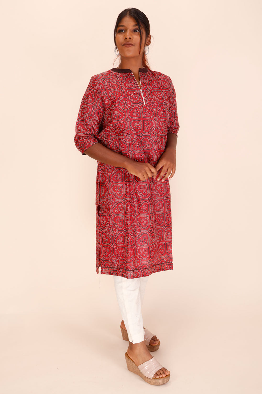 Red Kantha Embroidered Tussar Silk Kurta 10064090