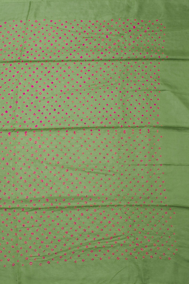 Green Mulberry Silk Saree With Contrast Blouse 10073070