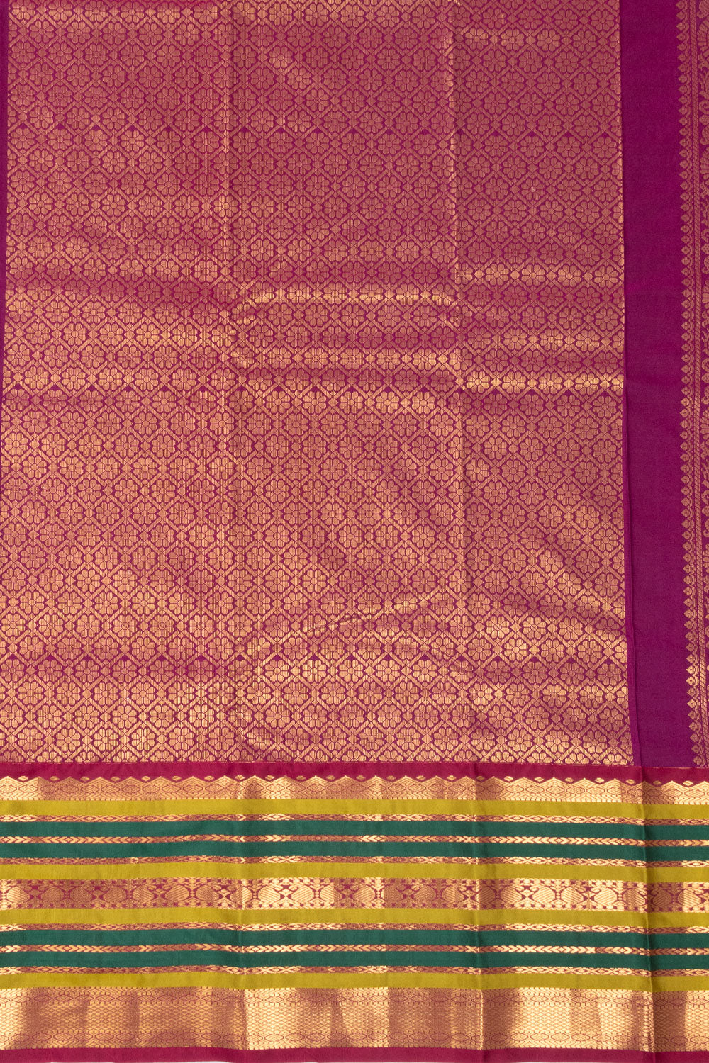 Green Kanjivaram Silk Saree with Contrast Pallu 10073872