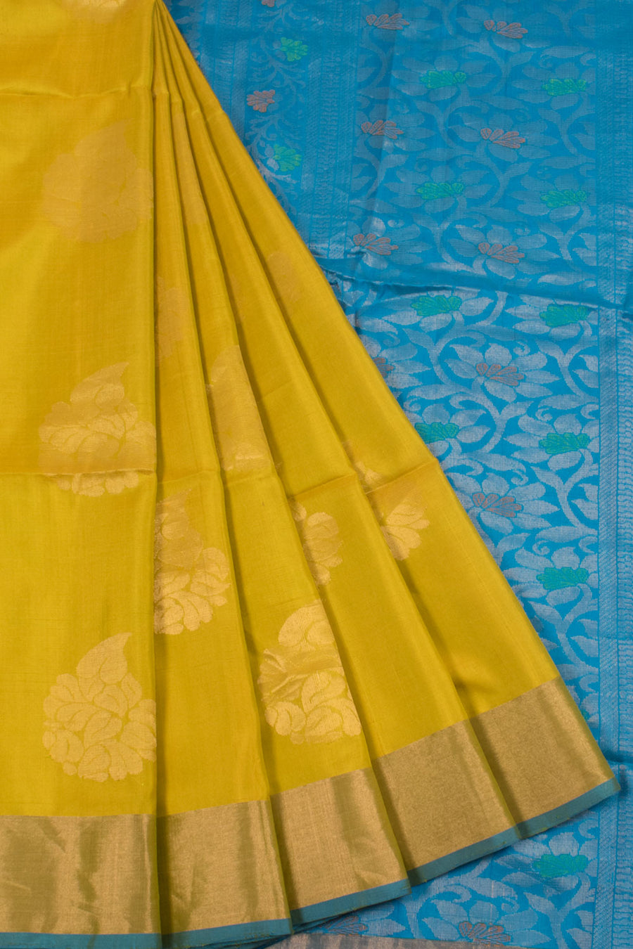 Salem Soft Silk Saree with Floral Motifs