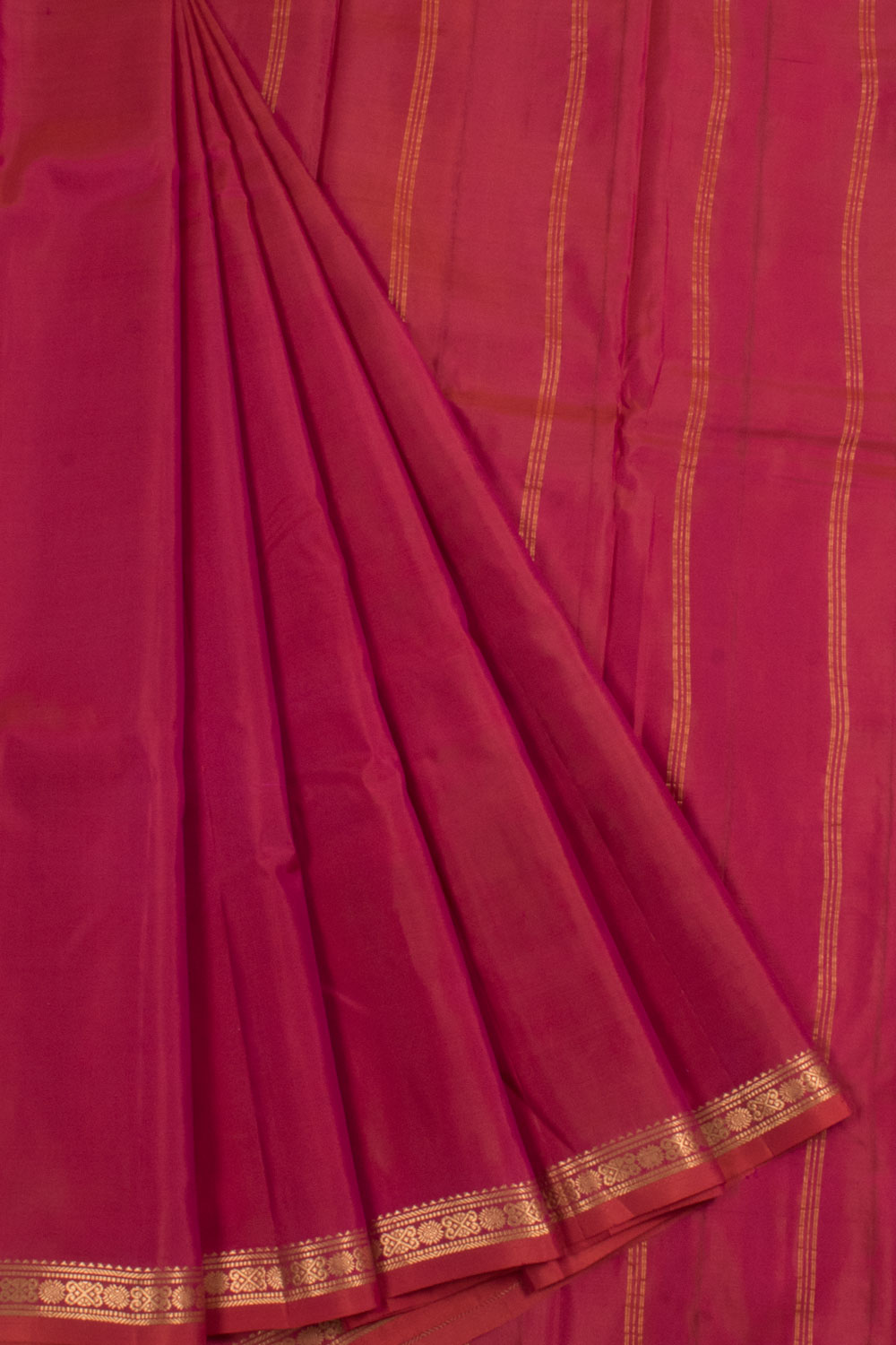 Handloom Gadwal Silk Saree with Double Shade and Zari Border 