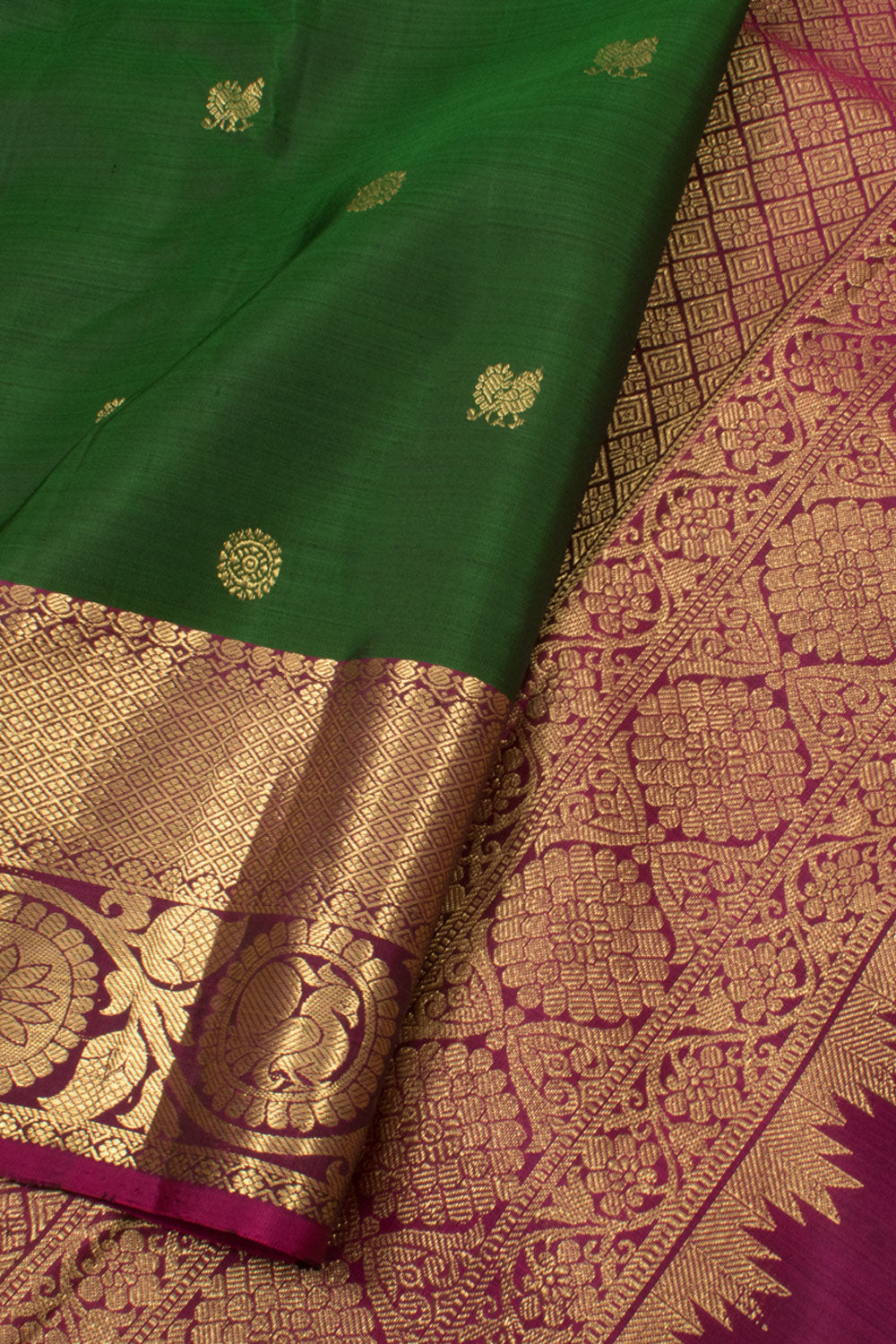 Handloom Pure Zari Kanjivaram Silk Saree 10058352